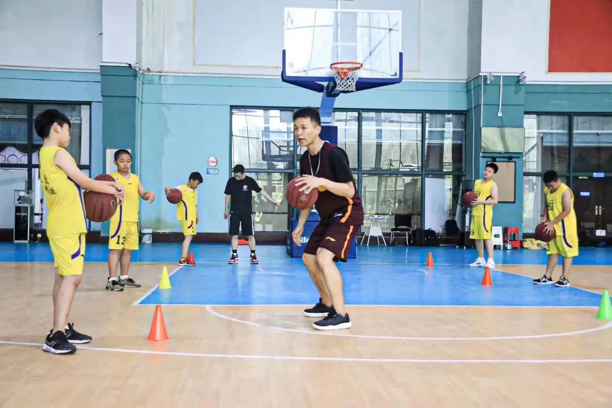 如何借助专业篮球教练提升个人声誉_0